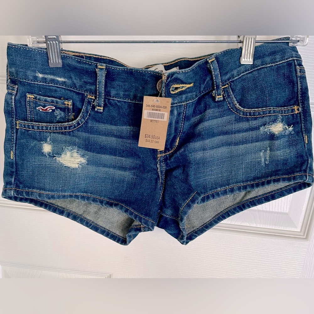 NWT Holister Jean shorts - adorable